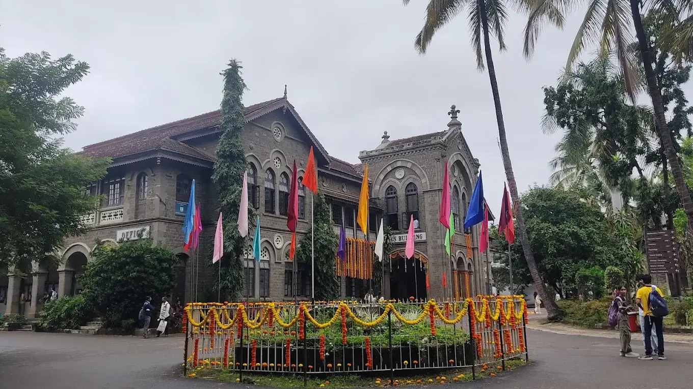 DES Law College