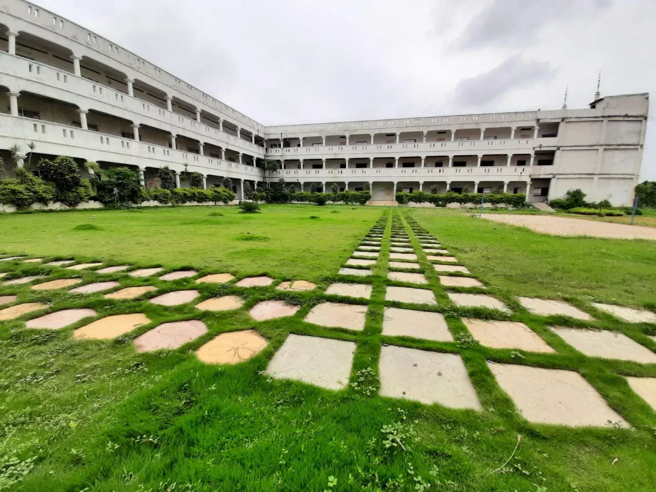 Mina Institute of Engineering and Technology for Women, Miryalguda