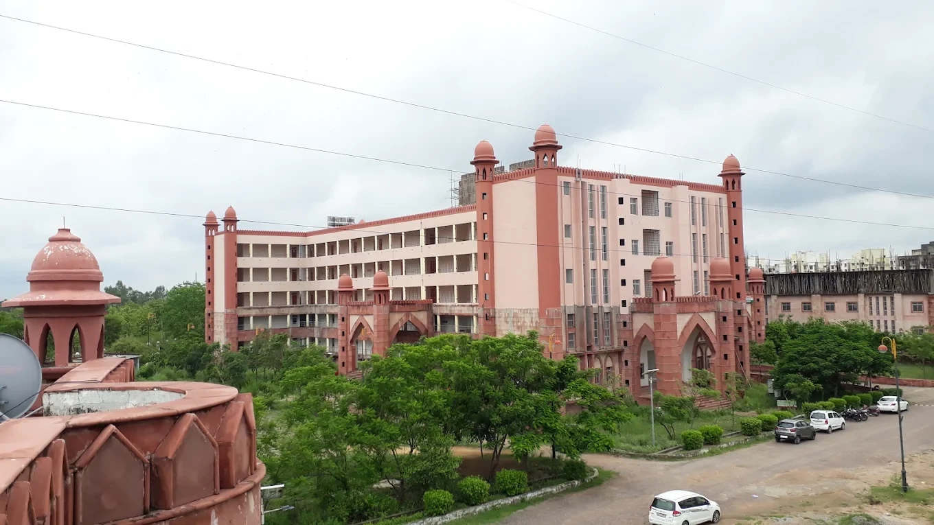 Khwaja Moinuddin Chishti Language University, Lucknow